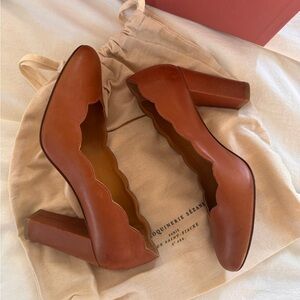 Sézane Leather Elegant Scalloped Block Heel ESCARPINS HIGH PALERMO